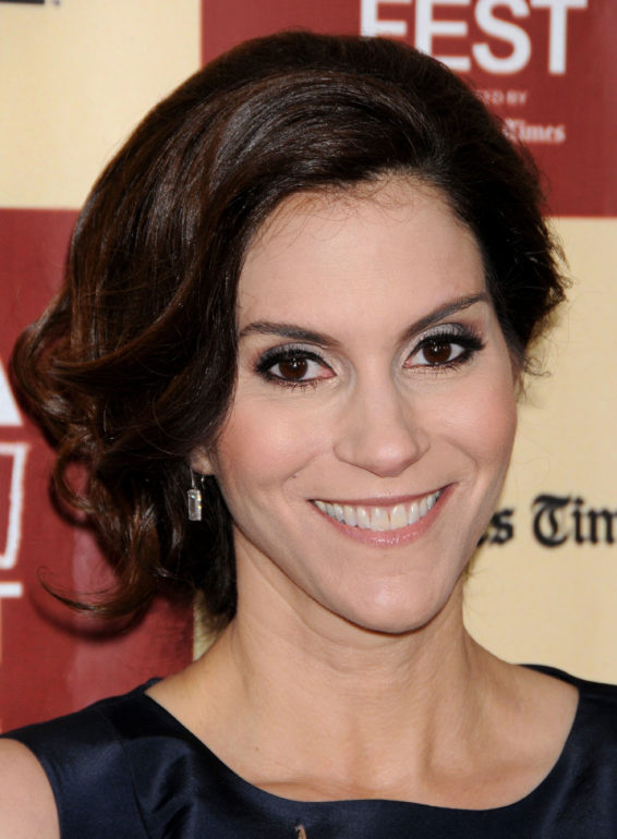 Jami Gertz – $2bn