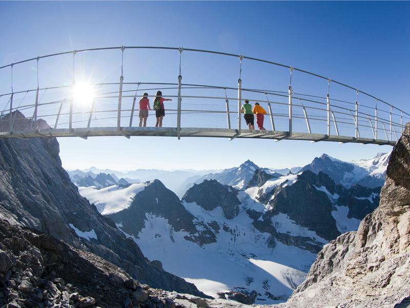 The 10 Scariest Hiking Trails In The Entire World-6a