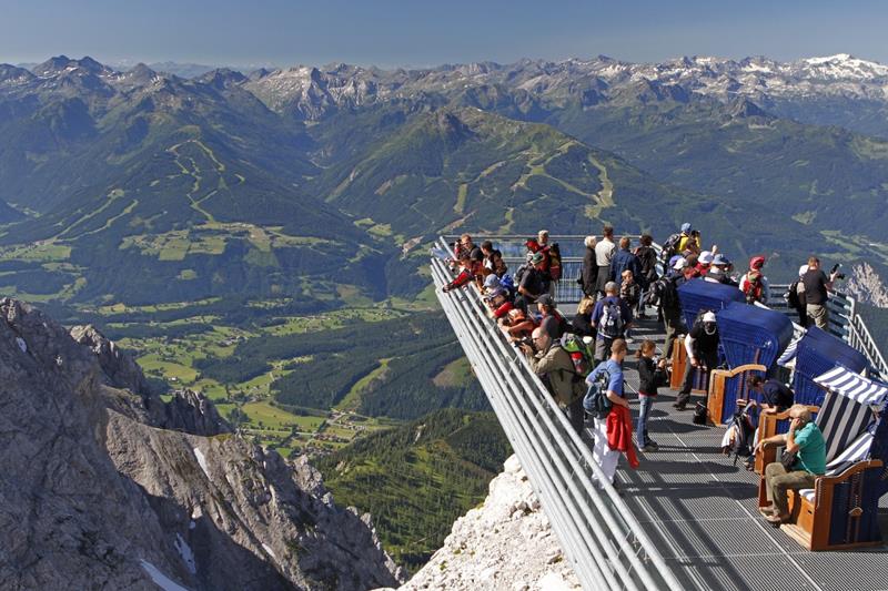 The 10 Scariest Hiking Trails In The Entire World-8b