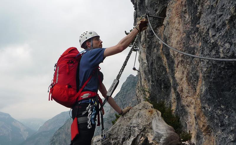 The 10 Scariest Hiking Trails In The Entire World-7b